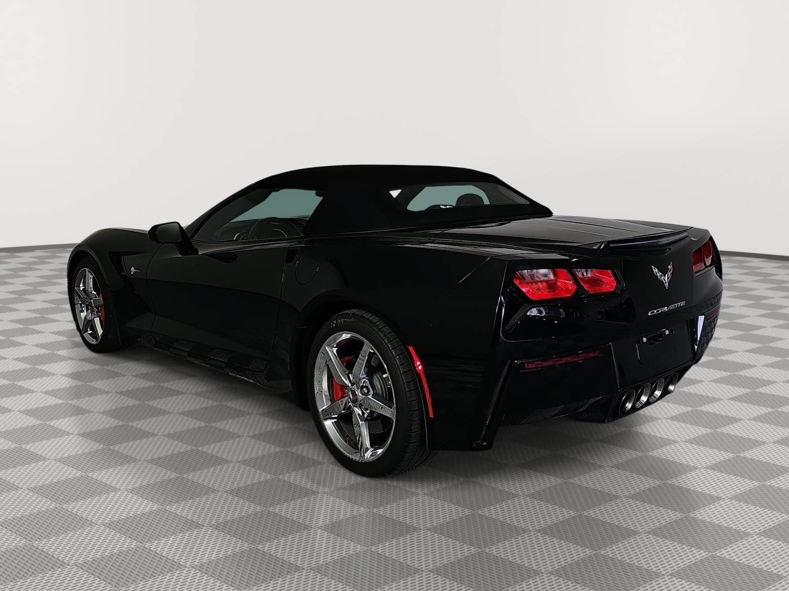 Used 2014 Chevrolet Corvette Stingray Convertible w/ 3LT Preferred Equipment Group RWD image 6