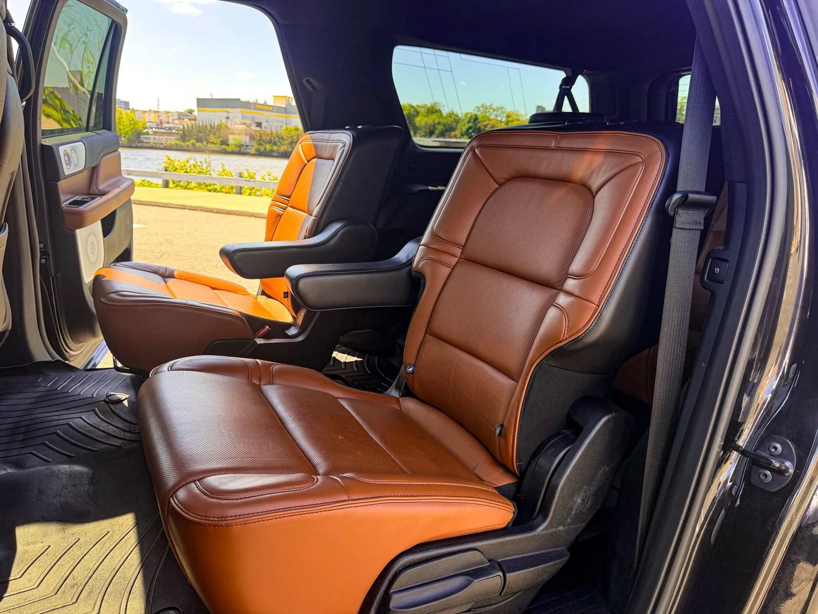 Used 2019 Lincoln Navigator L Reserve w/ Cargo Package AWD/4WD image 22