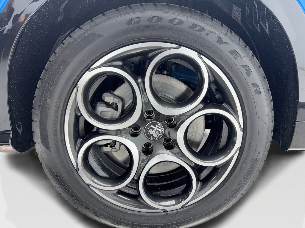 New 2025 Alfa Romeo Tonale w/ Premium Package image 49