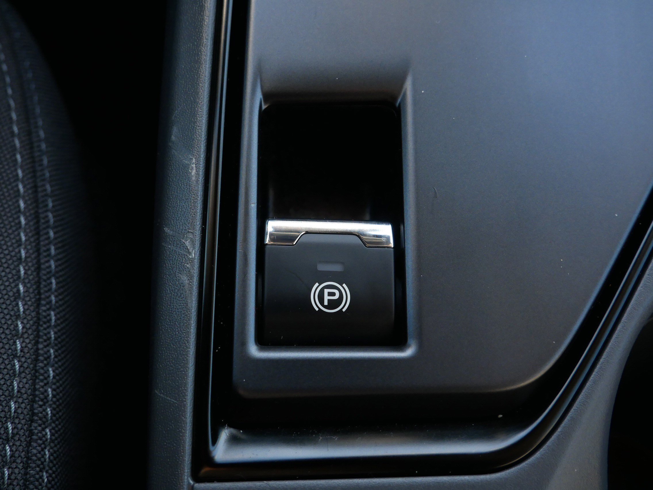 Certified 2025 Subaru Crosstrek 2.0i image 29