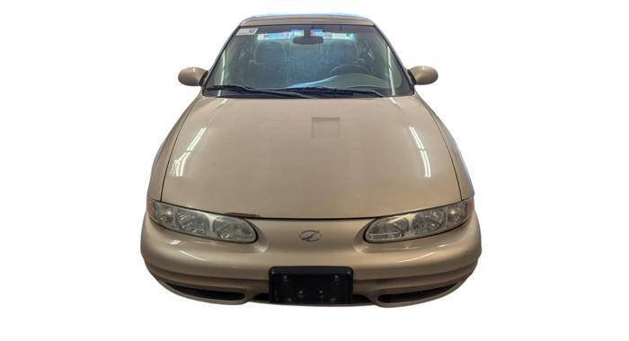 Used 2002 Oldsmobile Alero GL FWD image 9