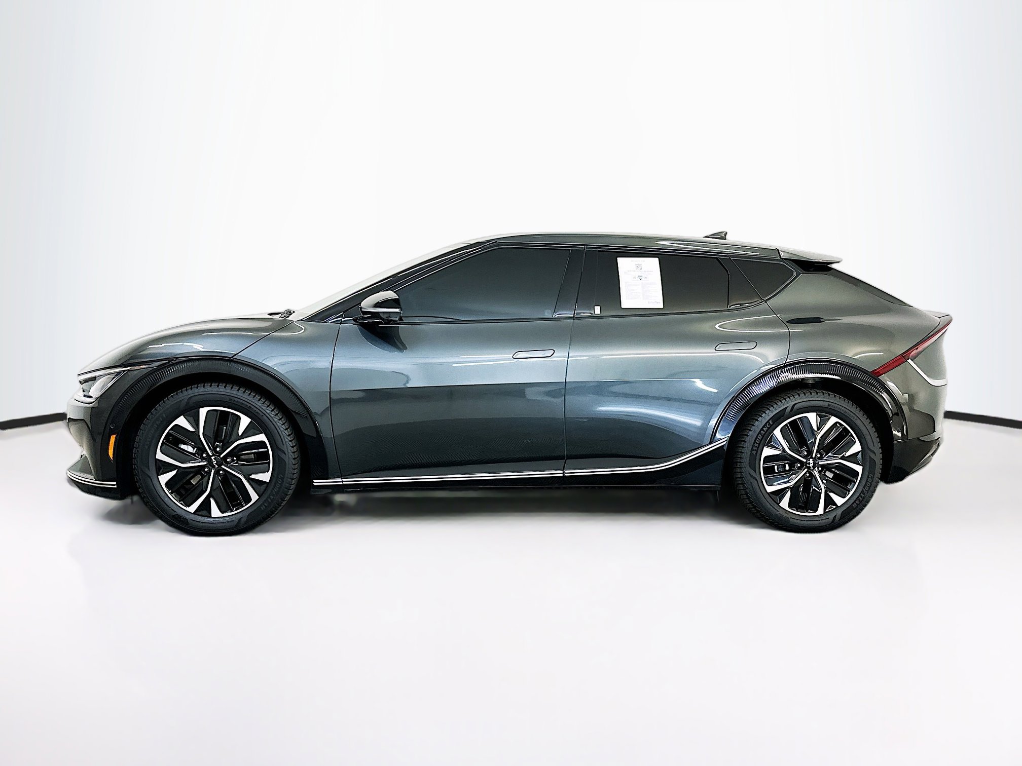 Used 2024 Kia EV6 Wind w/ Wind Technology Package AWD/4WD image 4