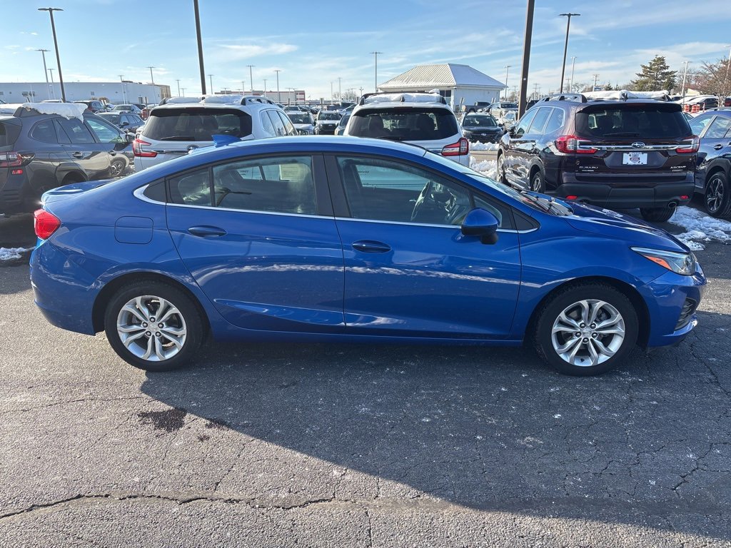 Used 2019 Chevrolet Cruze LT w/ Convenience Package image 2