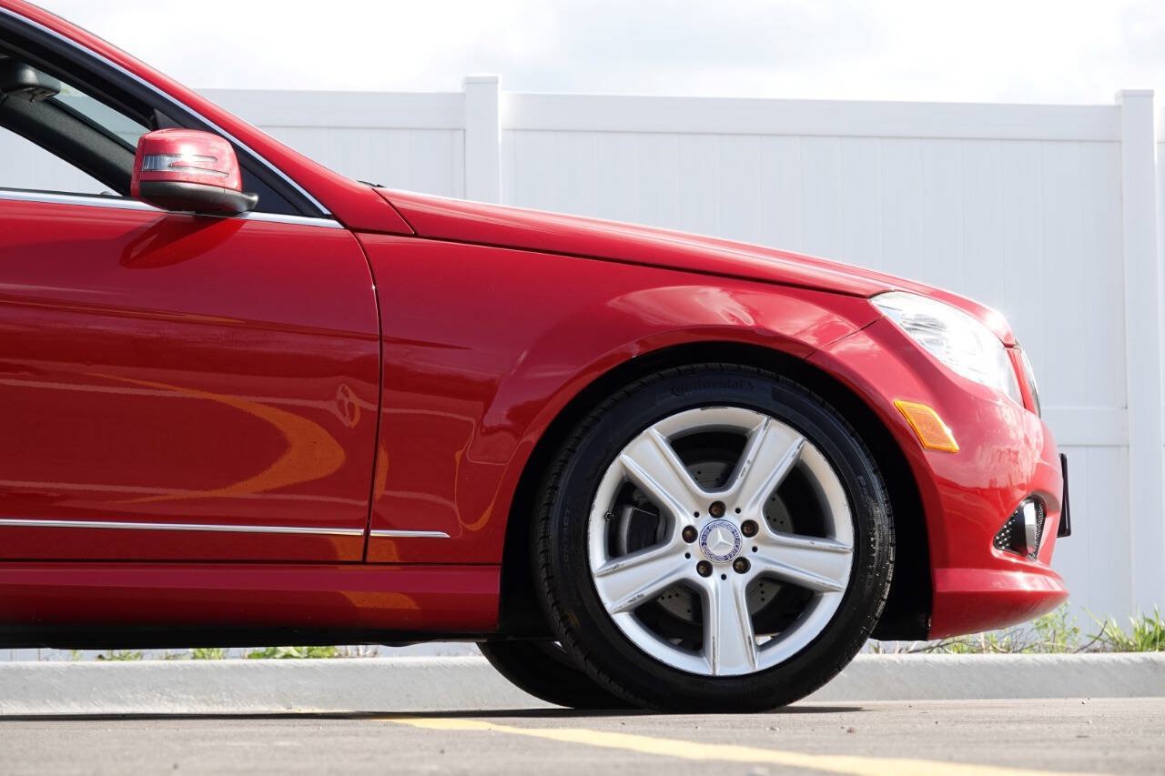 Used 2010 Mercedes-Benz C 300 Sedan image 22