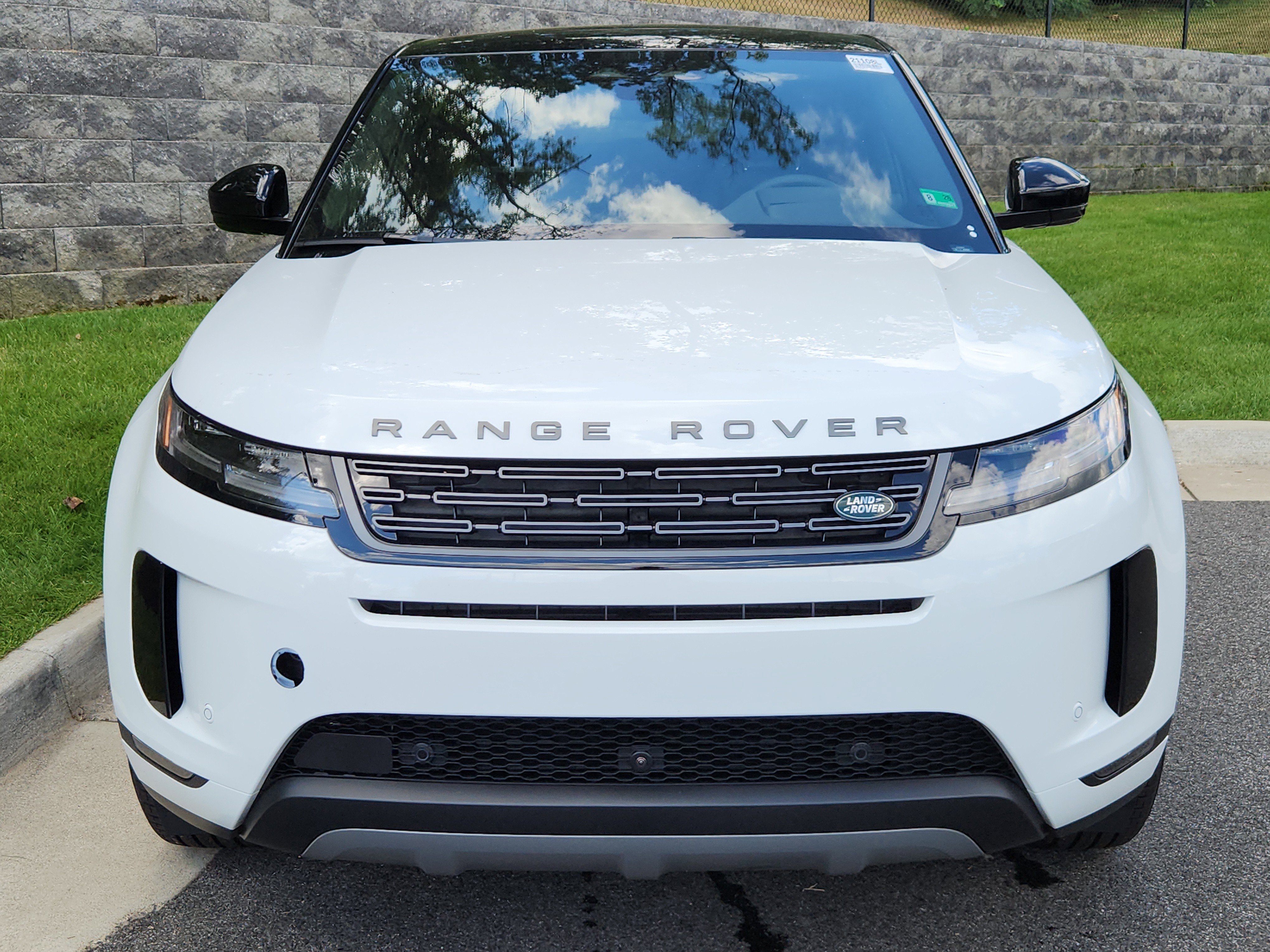 Used 2026 Land Rover Range Rover Evoque S image 8