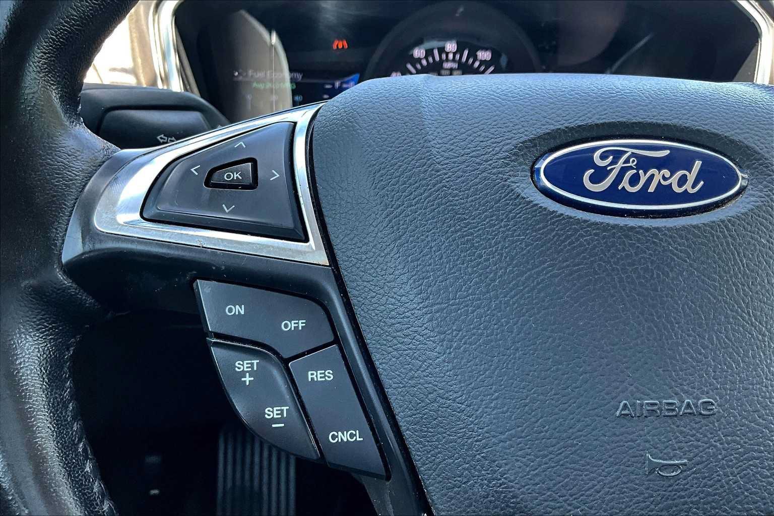 Used 2017 Ford Fusion SE w/ Equipment Group 201A FWD image 24