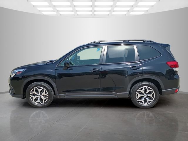 Used 2022 Subaru Forester Premium image 7