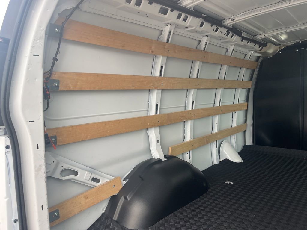 Used 2024 Chevrolet Express 2500 w/ Driver Convenience Package image 9