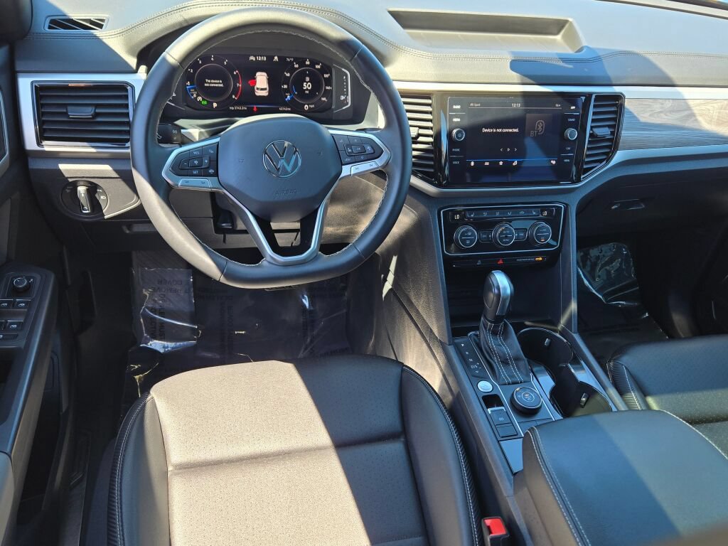Used 2023 Volkswagen Atlas Cross Sport SE w/ Panoramic Sunroof Package AWD/4WD image 3