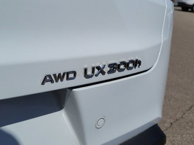New 2026 Lexus UX 300h AWD image 6