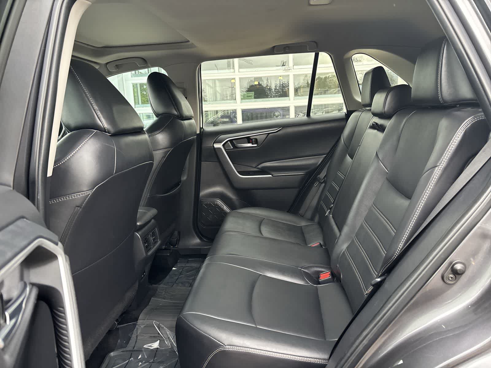 Used 2022 Toyota RAV4 XLE Premium FWD image 7