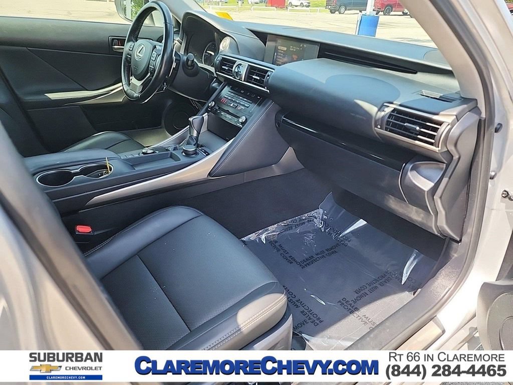 Used 2017 Lexus IS 200t RWD image 27