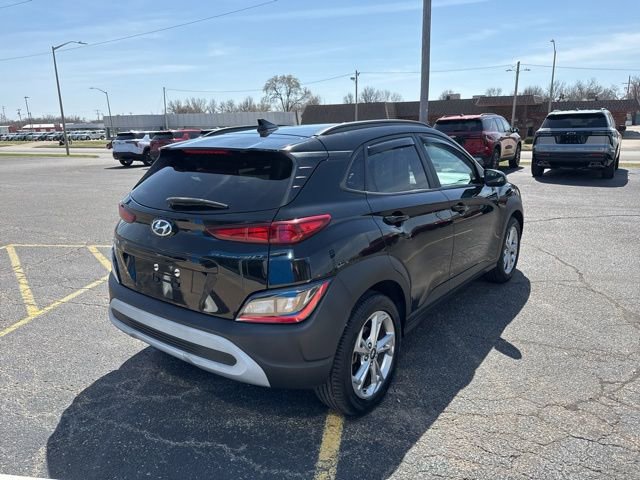 Used 2023 Hyundai Kona SEL w/ Cargo Package FWD image 7