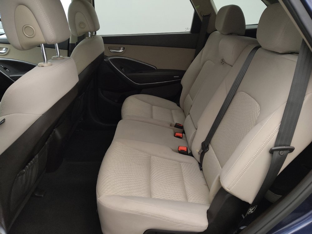 Used 2017 Hyundai Santa Fe SE image 18
