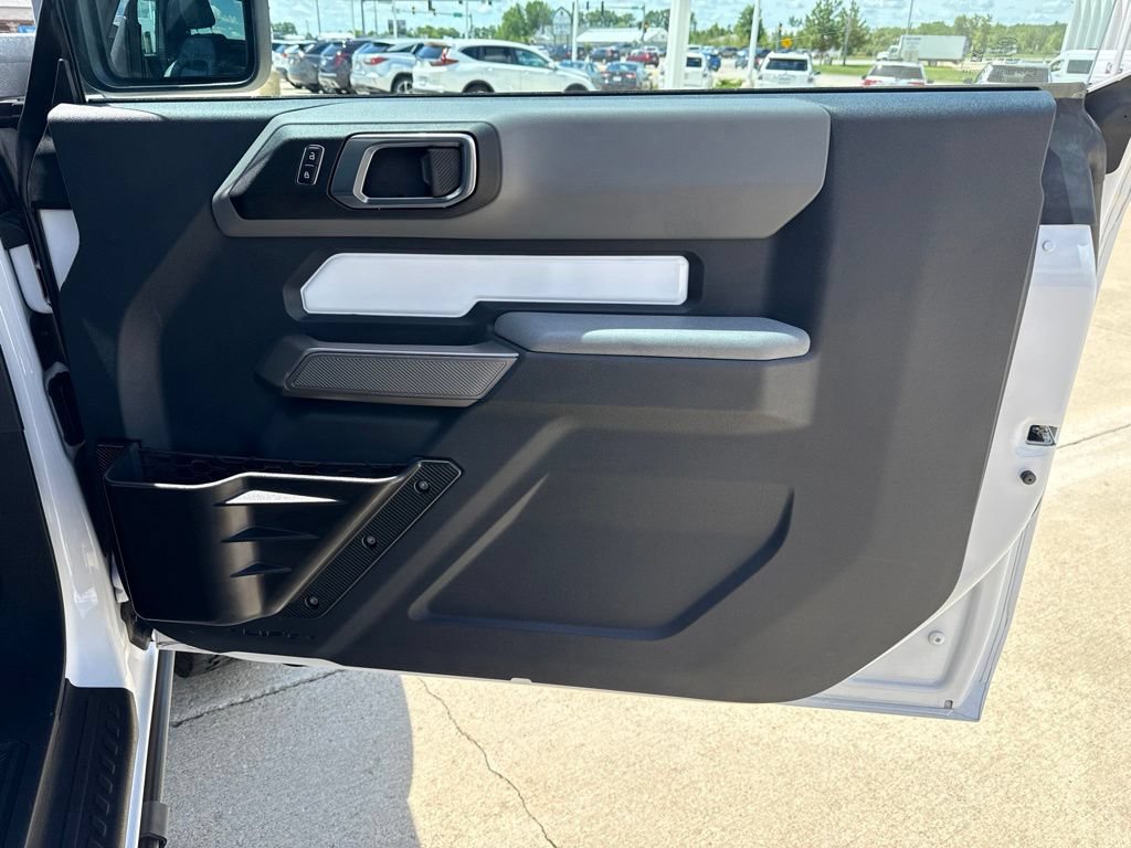 Used 2023 Ford Bronco Black Diamond AWD/4WD image 22