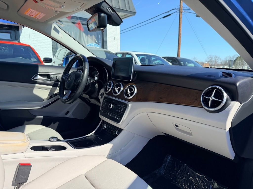 Used 2017 Mercedes-Benz GLA 250 4MATIC image 12