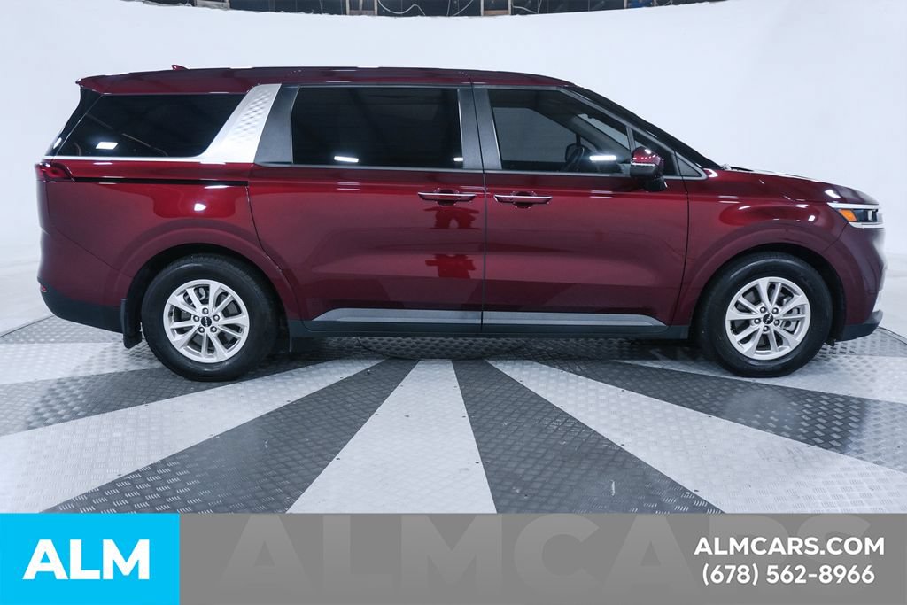 Used 2024 Kia Carnival LX FWD image 8