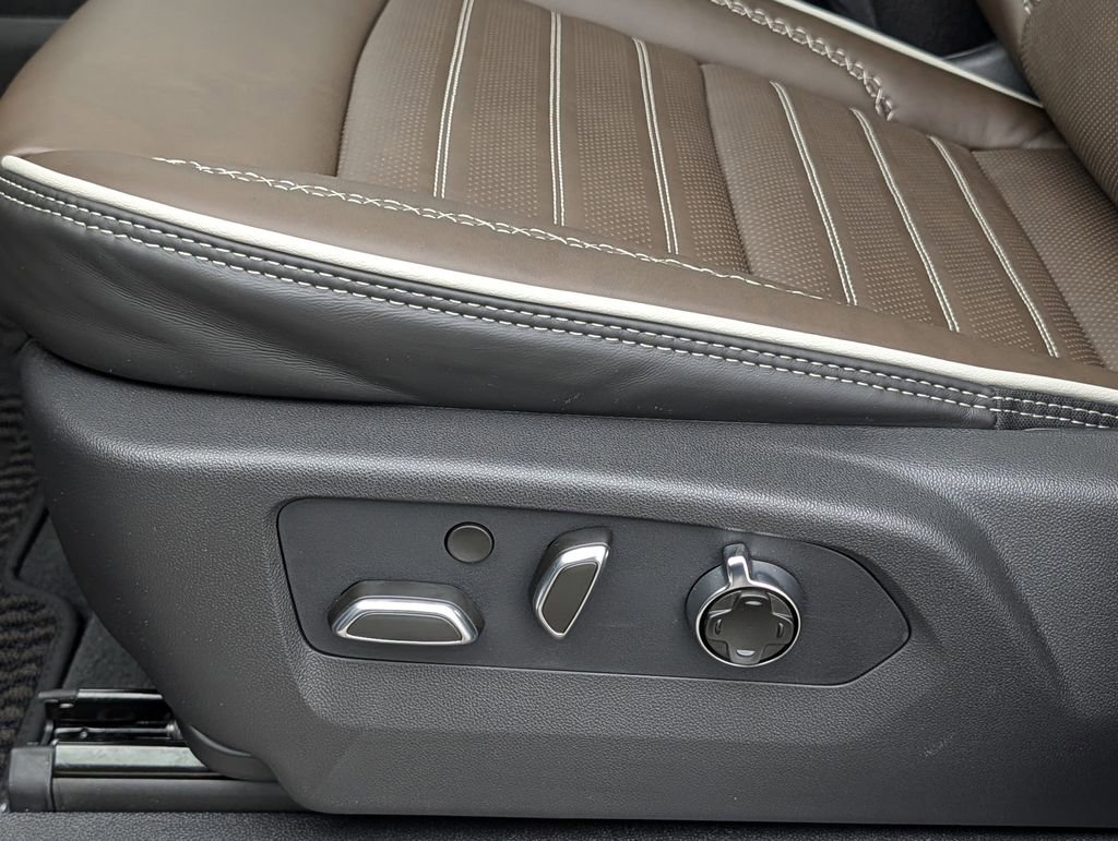 New 2026 GMC Yukon Denali Ultimate AWD/4WD image 22