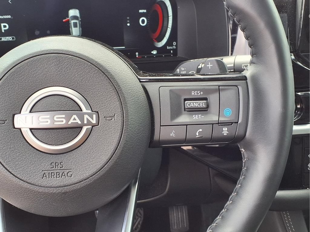 Used 2024 Nissan Pathfinder Platinum w/ Cargo Package AWD/4WD image 6