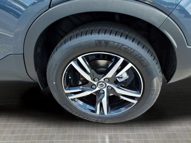 New 2026 Volvo XC40 B5 Core AWD/4WD image 8