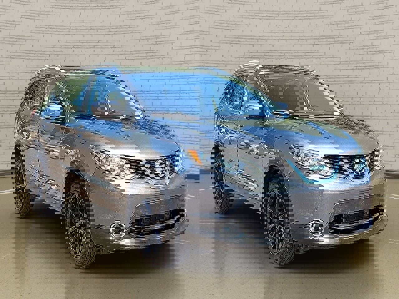 Used 2018 Nissan Rogue Sport SV w/ SV Technology Package image 3