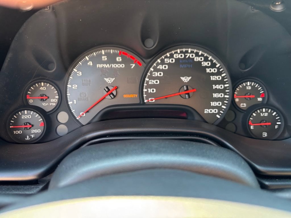 Used 2001 Chevrolet Corvette Coupe w/ Preferred Equipment Group1 RWD image 28