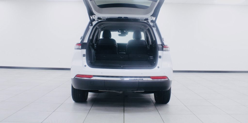 Used 2023 Jeep Grand Cherokee Limited image 8