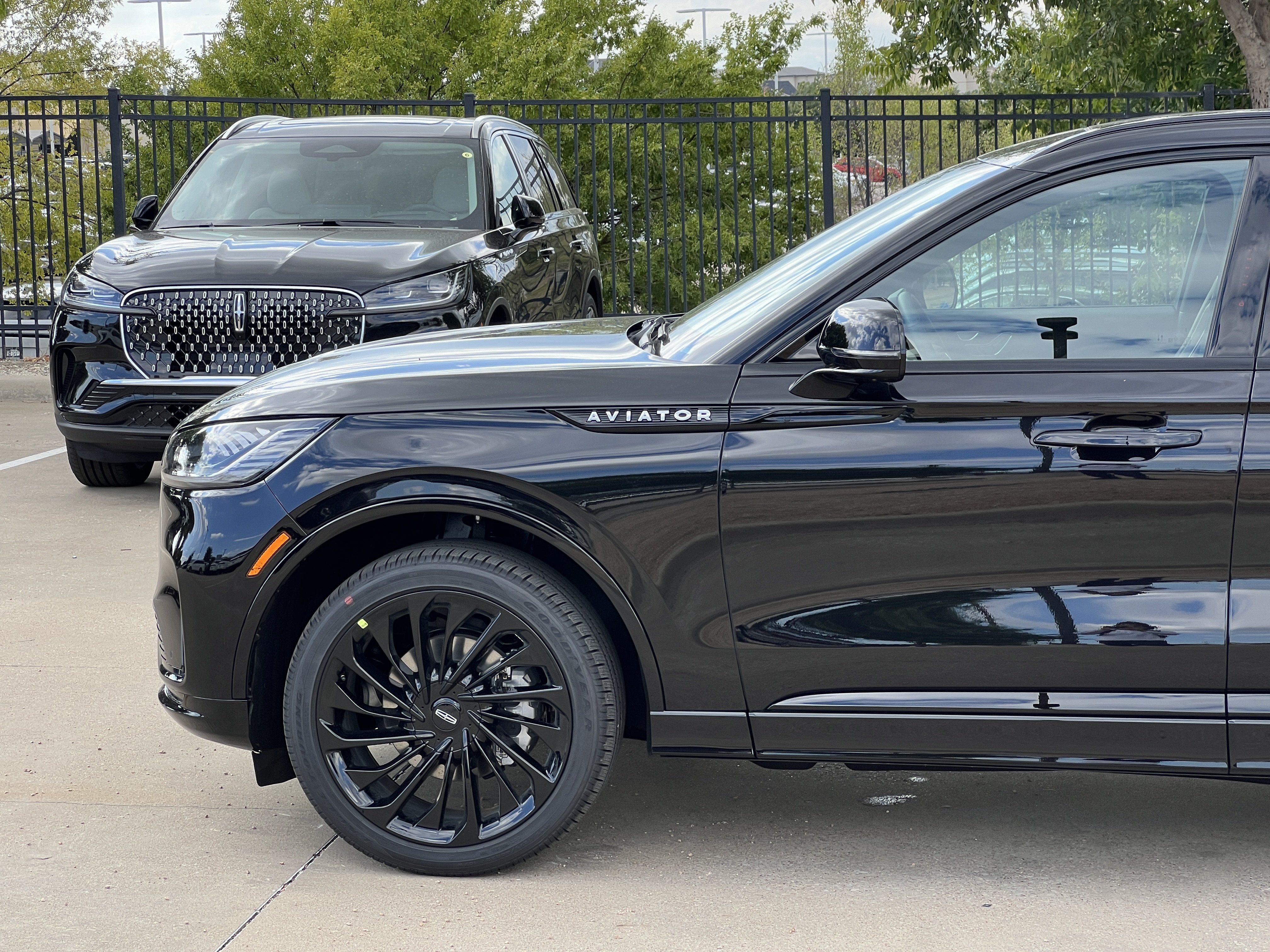 New 2027 Lincoln Aviator Reserve w/ Jet Appearance Package RWD image 5