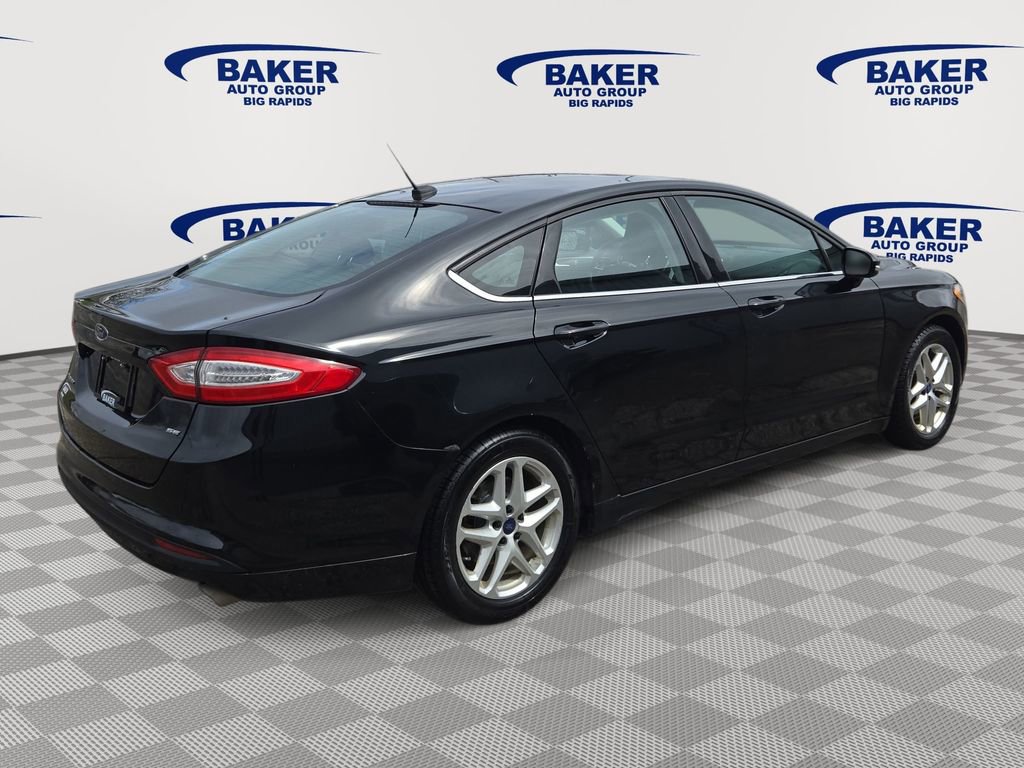 Used 2014 Ford Fusion SE image 4