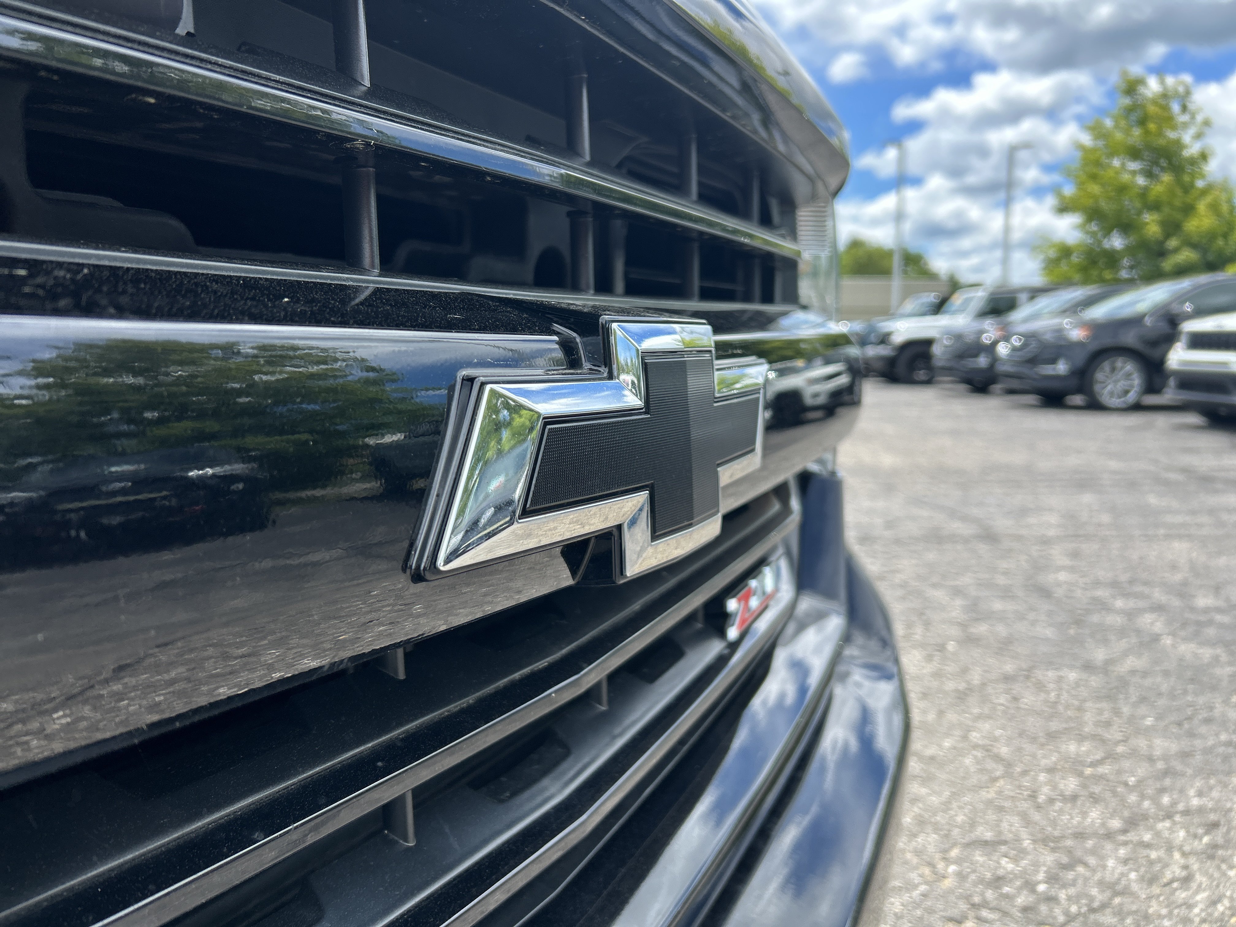 Used 2018 Chevrolet Silverado 1500 LT w/ Midnight Edition AWD/4WD image 25