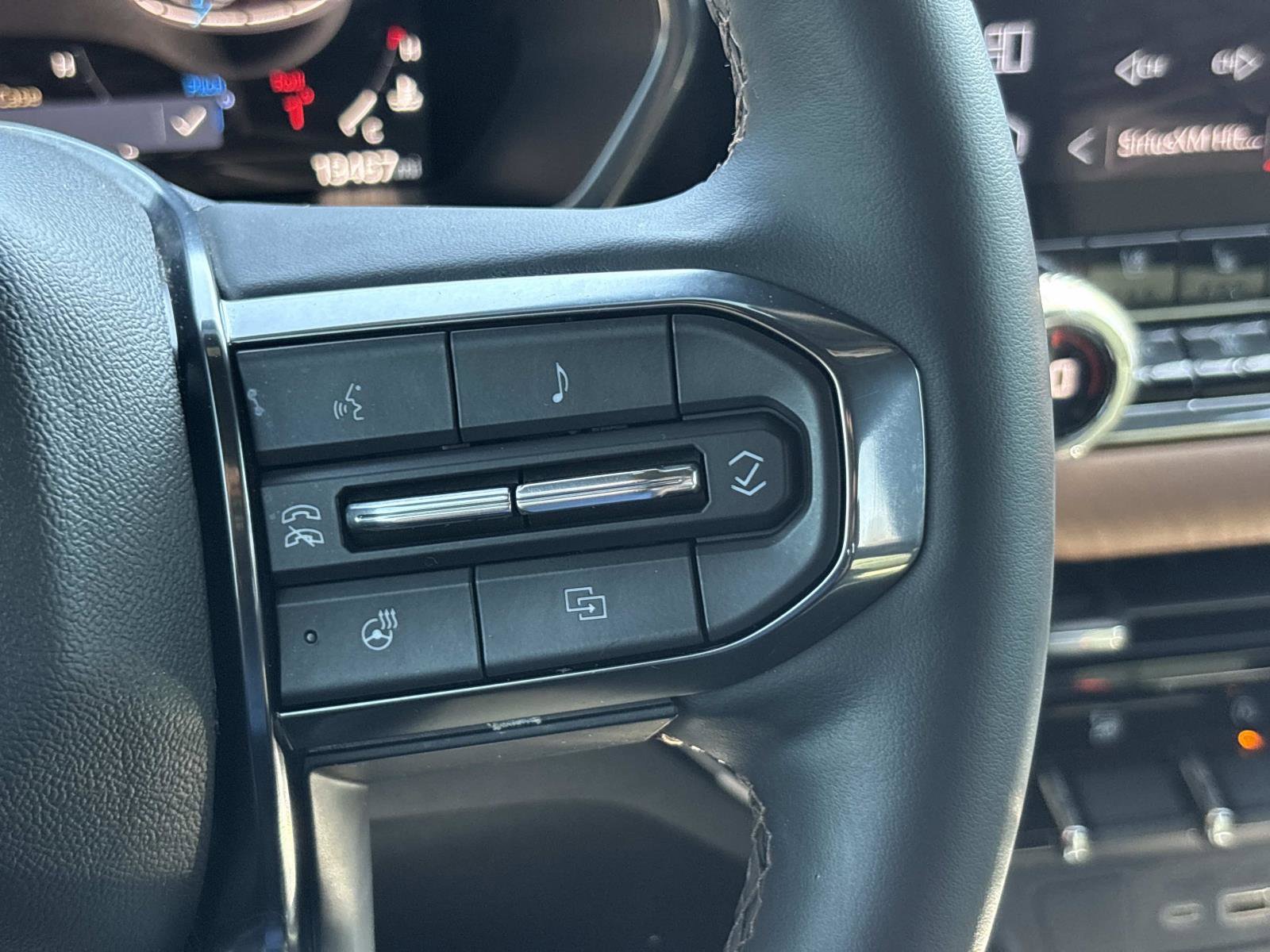 Certified 2024 GMC Canyon AT4 w/ AT4 Premium Package image 19