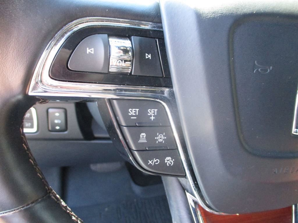 Used 2022 Lincoln Navigator L Reserve image 16