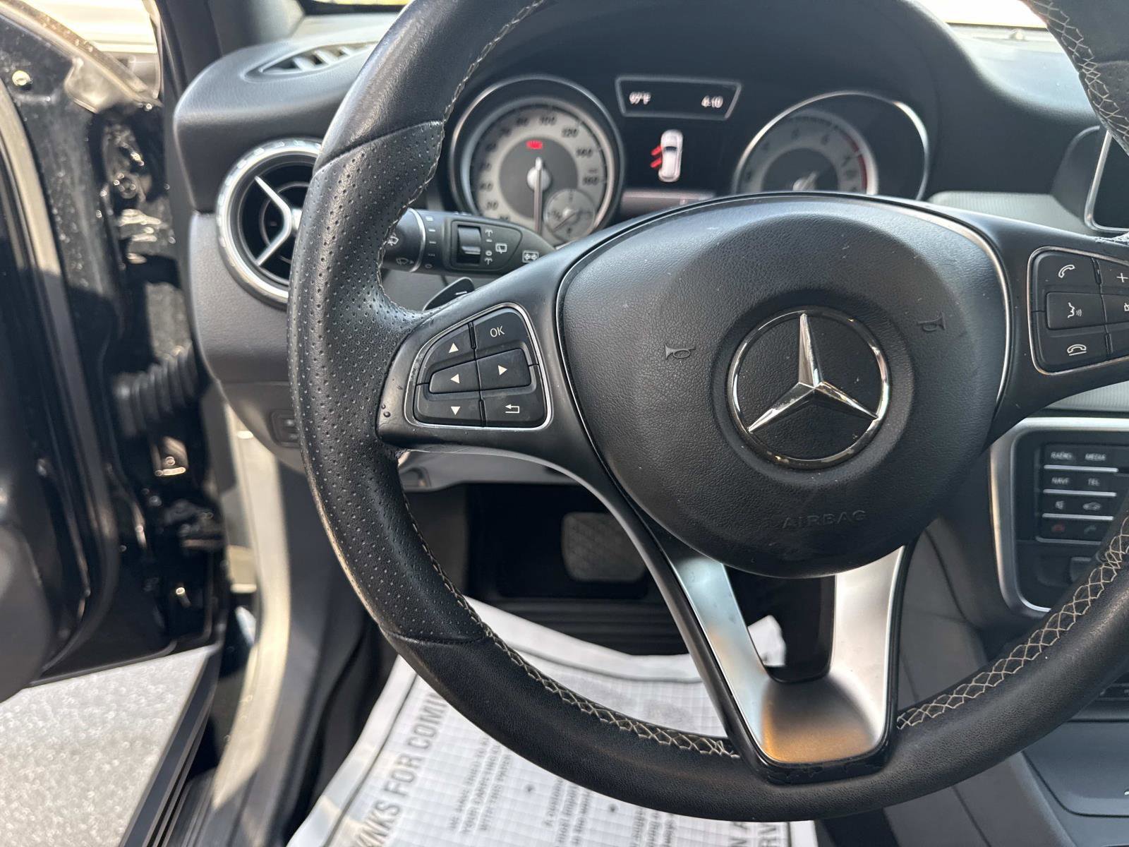 Used 2017 Mercedes-Benz GLA 250 image 24