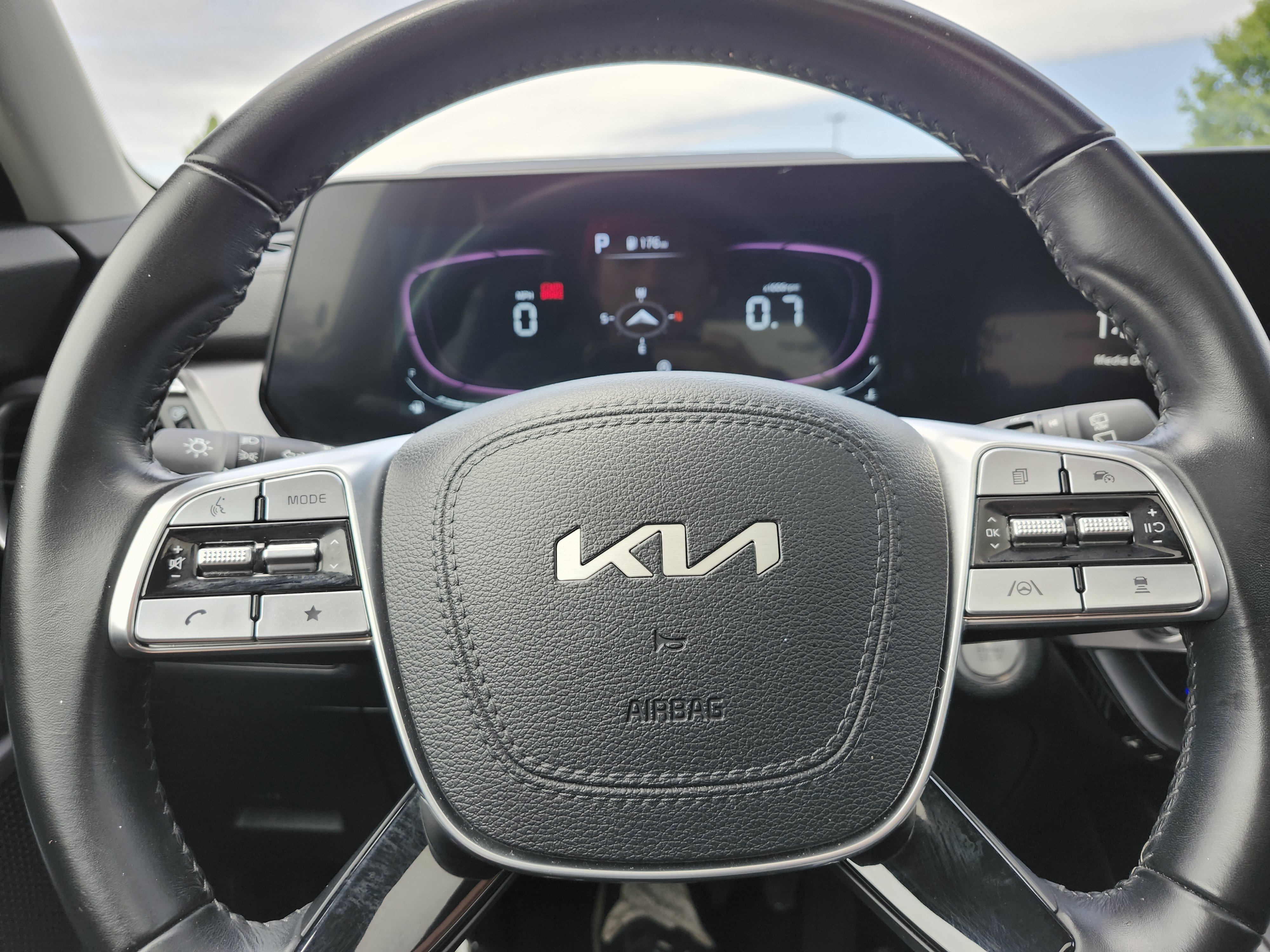 Used 2025 Kia Telluride S FWD image 30