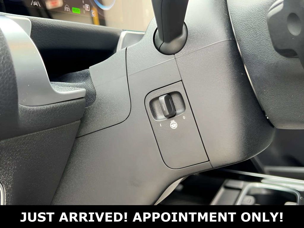 Used 2023 Mercedes-Benz EQB 350 4MATIC SUV image 28