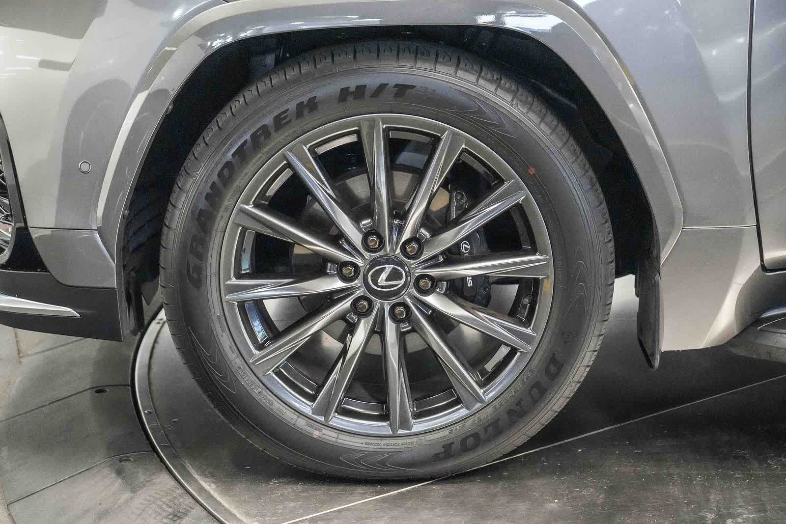 Used 2026 Lexus LX 700h F Sport AWD/4WD image 9