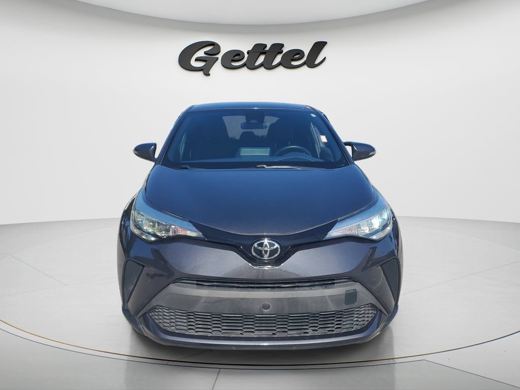 Used 2022 Toyota C-HR XLE FWD image 2