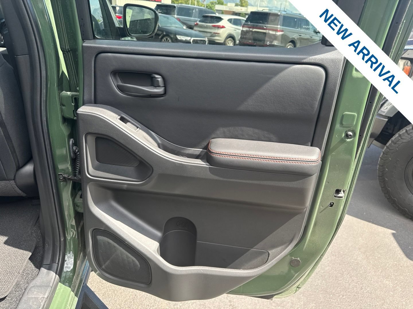Used 2026 Nissan Frontier PRO-4X w/ Pro-4x Convenience Package AWD/4WD image 12