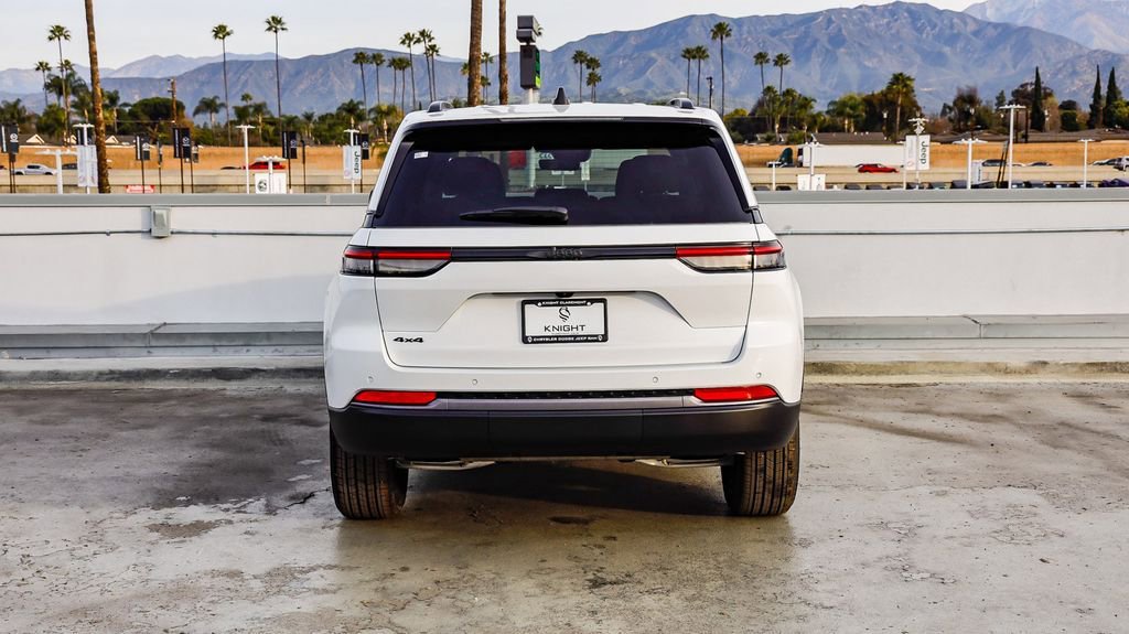New 2026 Jeep Grand Cherokee Altitude AWD/4WD image 8
