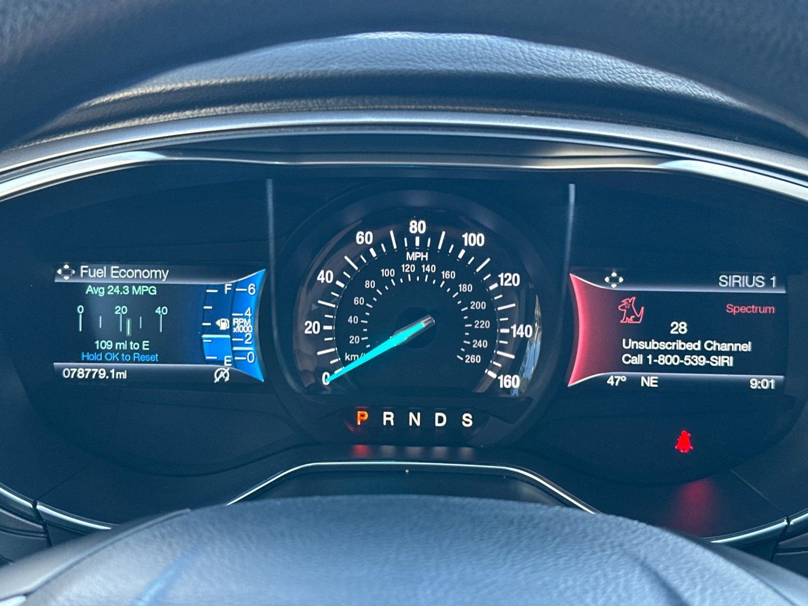 Used 2017 Ford Fusion SE w/ Fusion SE Technology Package image 28