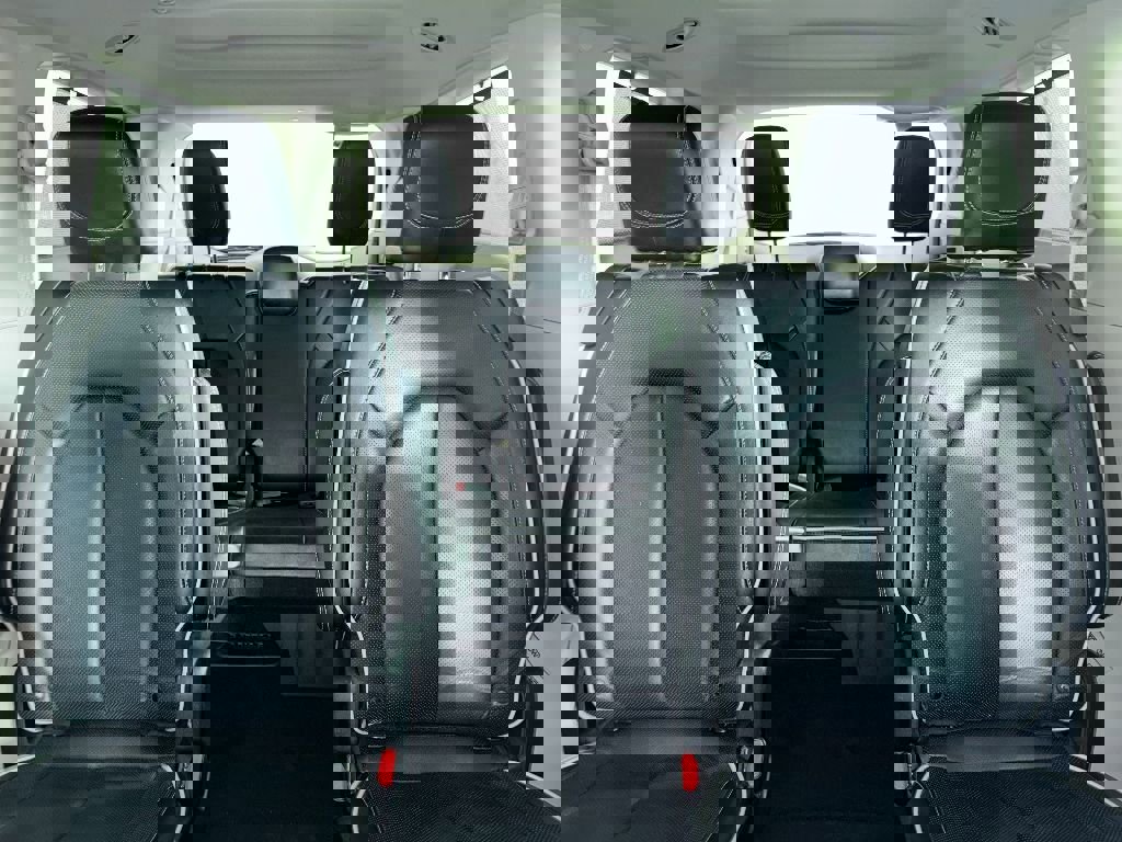 Used 2023 Chrysler Pacifica Limited image 9