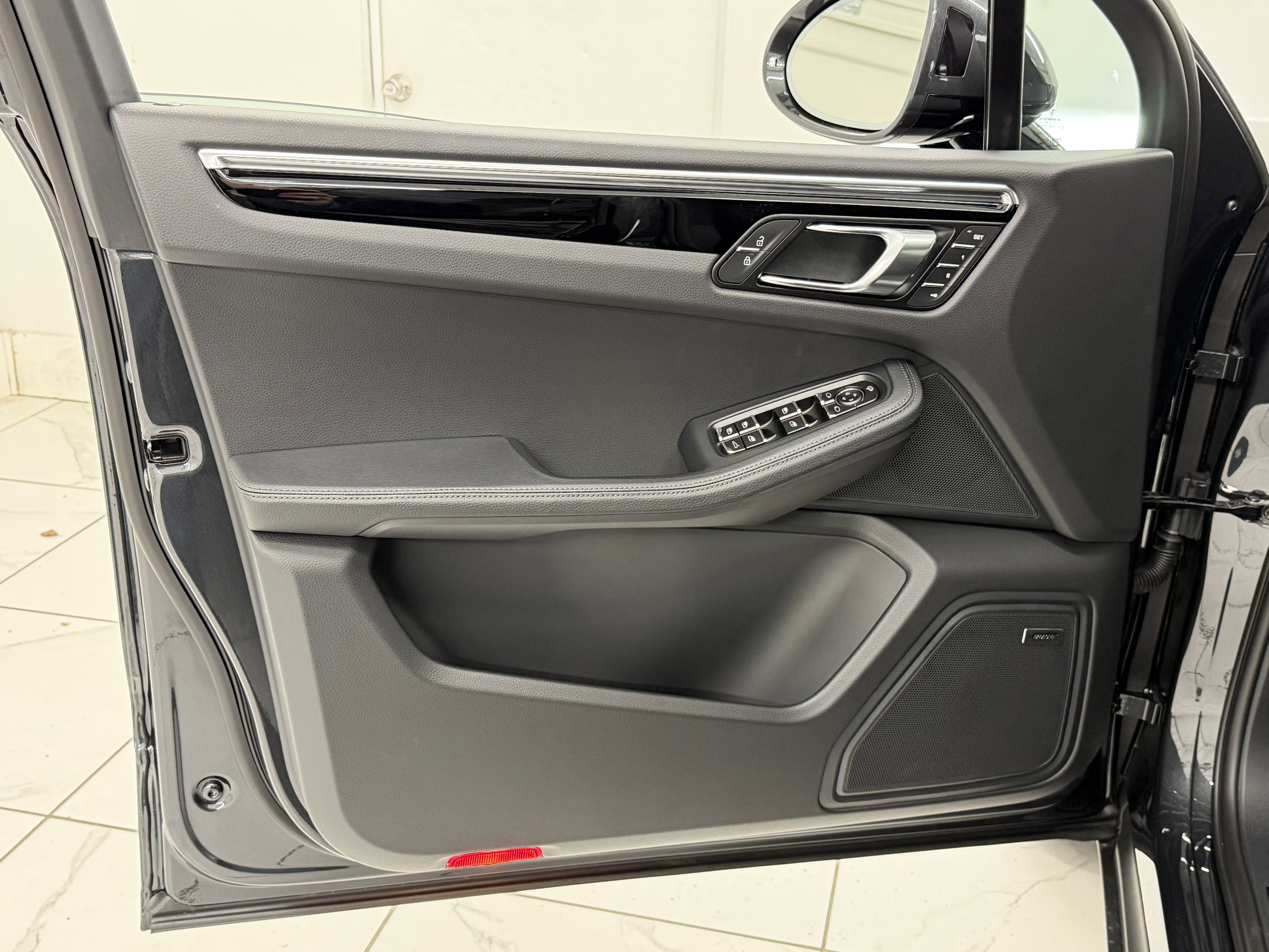 New 2026 Porsche Macan image 27