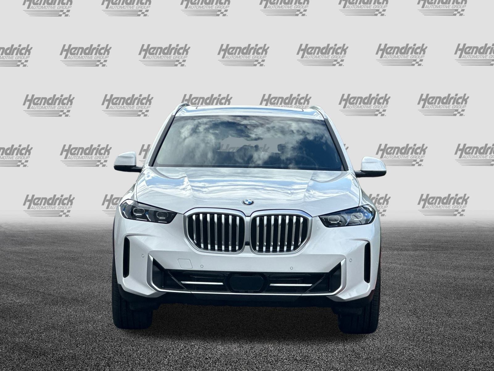 New 2026 BMW X5 xDrive40i w/ Premium Package image 3