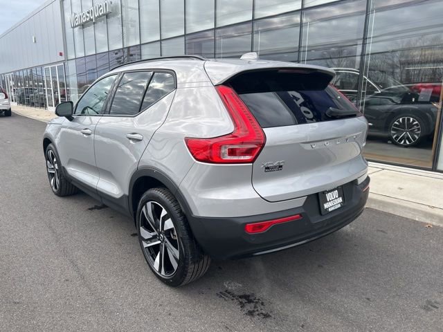Certified 2025 Volvo XC40 B5 Plus AWD/4WD image 3