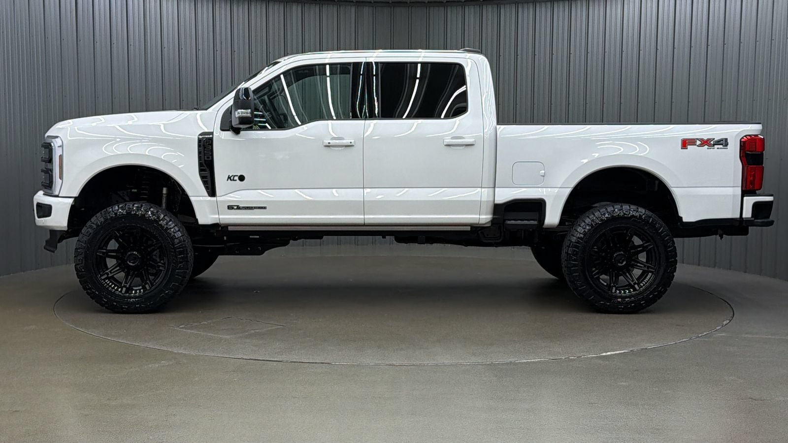 Used 2026 Ford F350 Platinum AWD/4WD image 2