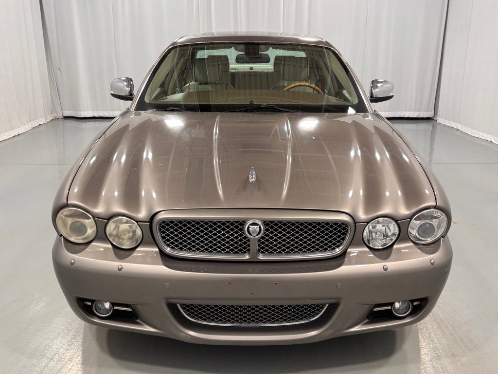 Used 2008 Jaguar XJ8 L image 2