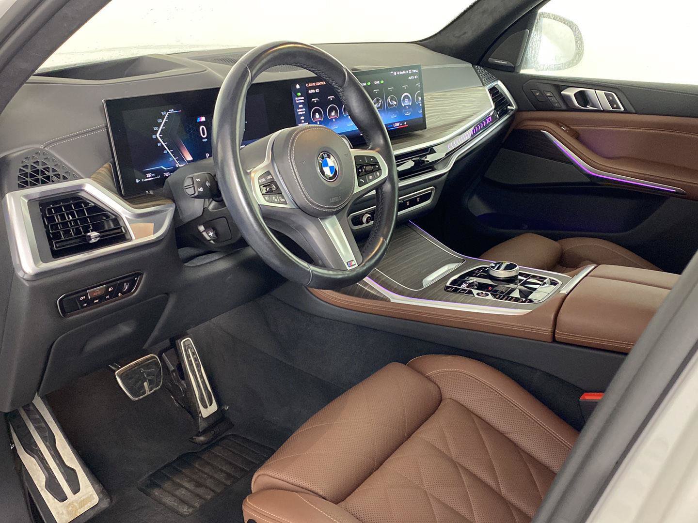 Used 2023 BMW X7 xDrive40i w/ Executive Package AWD/4WD image 2