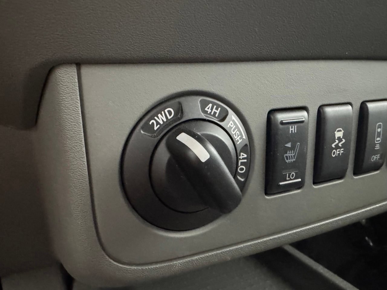 Used 2021 Nissan Frontier SV w/ Midnight Edition Floor Mats AWD/4WD image 23
