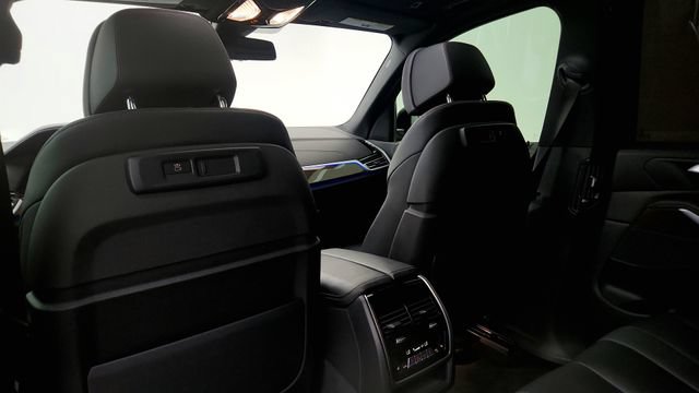 Used 2022 BMW X5 sDrive40i w/ M Sport Package RWD image 45