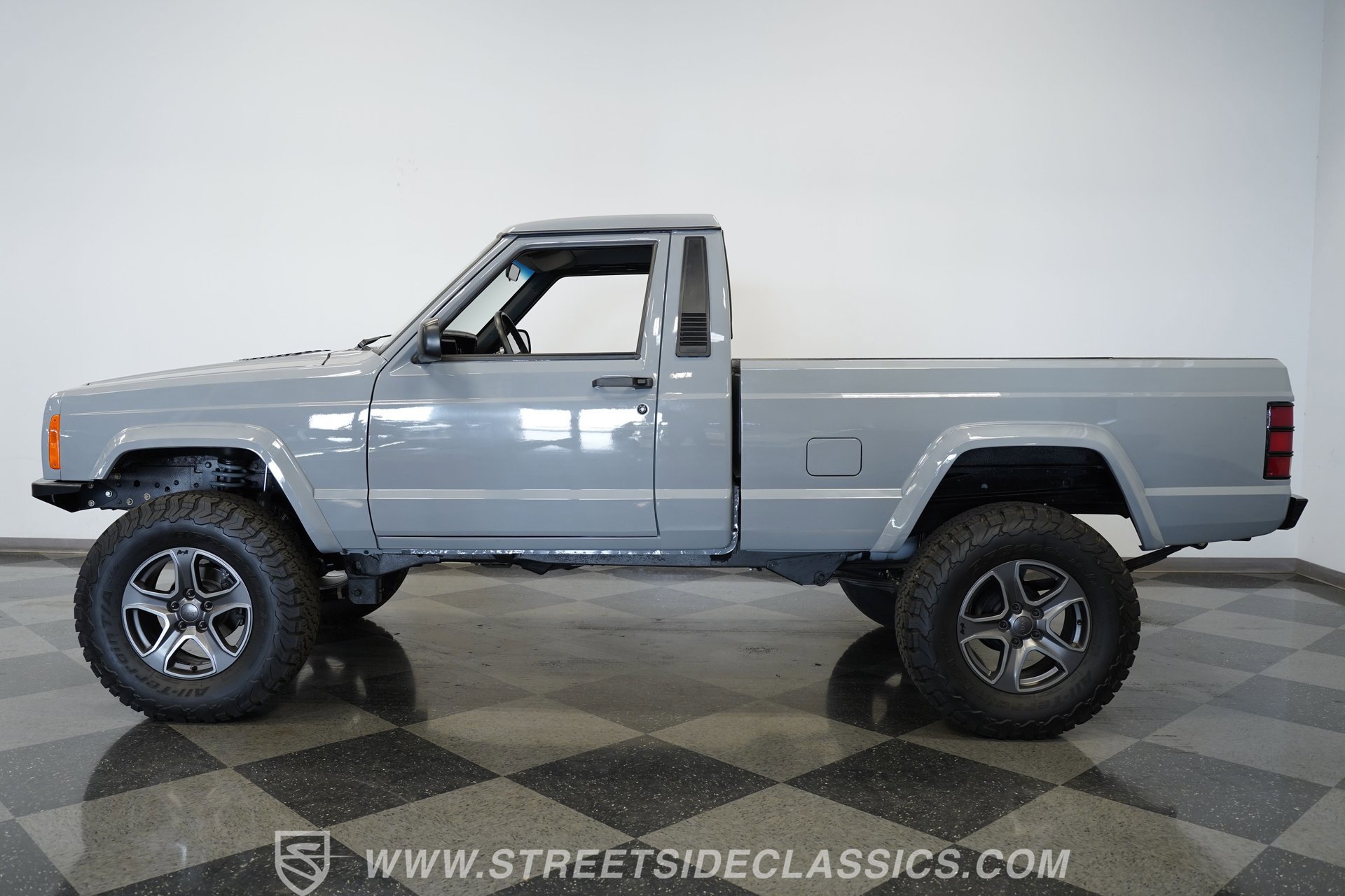Used 1990 Jeep Comanche Pioneer image 2